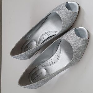 Bandolino B Flexible - Candra Peep Toe Wedges